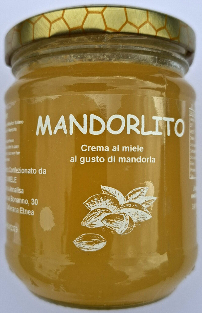 Honigcreme mit Mandeln